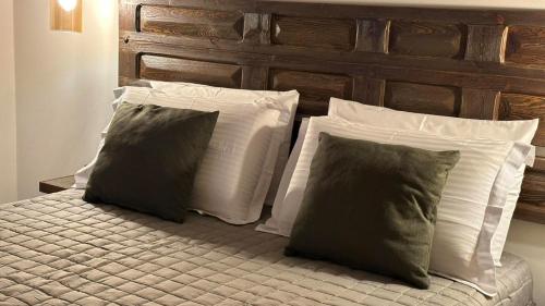 Amalthea Luxury Suites 4