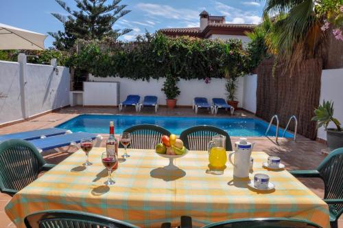 Nerja Paradise Rentals - Villa Kaisaras - image 4
