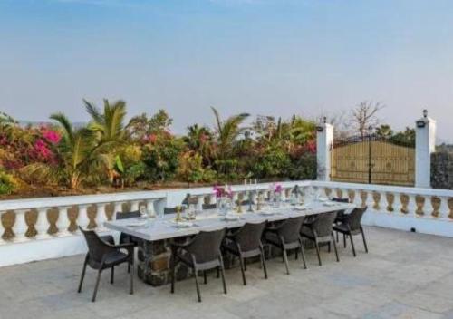 SaffronStays Brunton House, Alibaug - luxury pool villa near Awas Beach