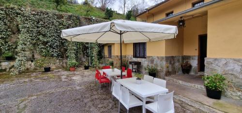 Río España - Casa amplia con patio y barbacoa en Villaviciosa