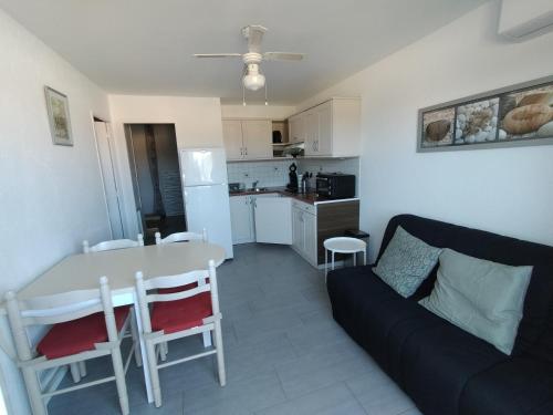 Appartement T2, 4 personnes, Climatisé avec piscine, Village de la Mer - Location saisonnière - La Londe-les-Maures