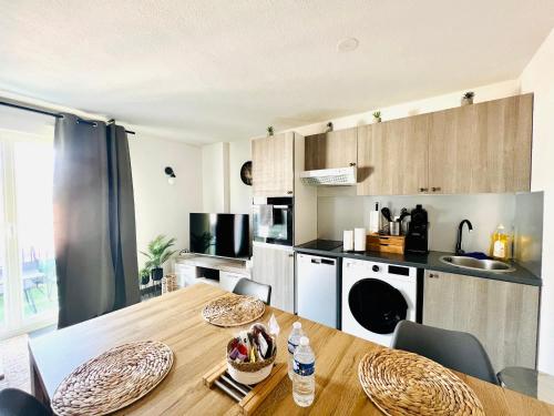 Les Jardins des Senteurs - Appartement privé avec piscine et parking (Les Jardins des Senteurs - Appartement prive avec piscine et parking) in 格拉斯