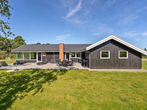  Holiday Home Nina - 700m to the inlet in NE Jutland by Interhome, Pension in Storvorde bei Dokkedal