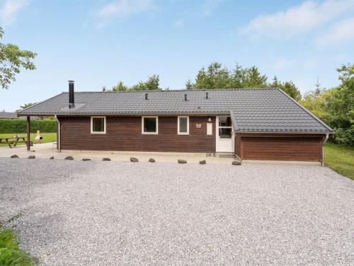 Holiday Home Alvi - 400m to the inlet in NE Jutland by Interhome