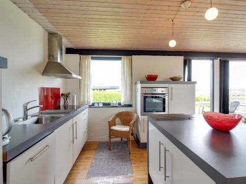 Holiday Home Kiowa - 100m from the sea in Djursland and Mols by Interhome