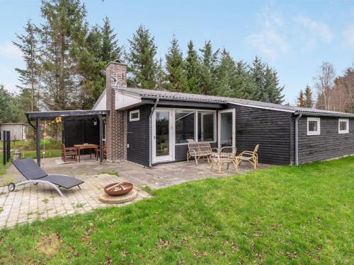  Holiday Home Sadie - 1-3km from the sea in NE Jutland by Interhome in Hals