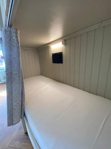 Blue Bird Boutique Hostel - Riga Old Town Room Type - Bunk Bed in 12-Bed Female Dormitory Room  