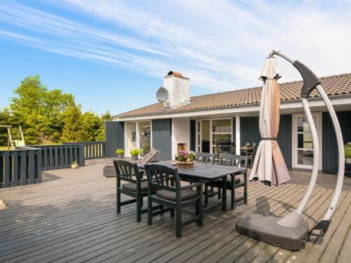 Holiday Home Clarabelle - 700m from the sea in NE Jutland by Interhome