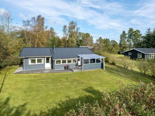 Holiday Home Erhardt - 800m from the sea in NE Jutland by Interhome