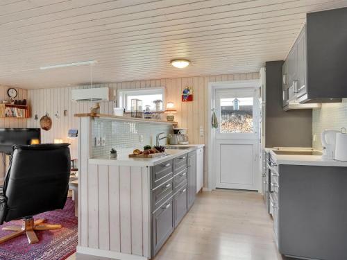 Holiday Home Steffan - from the sea in NE Jutland by Interhome