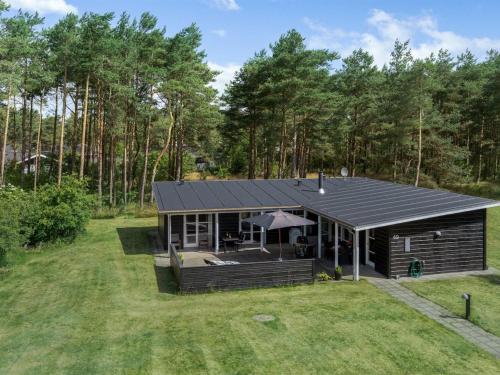  Holiday Home Nele - 400m from the sea in NE Jutland by Interhome, Pension in Hals