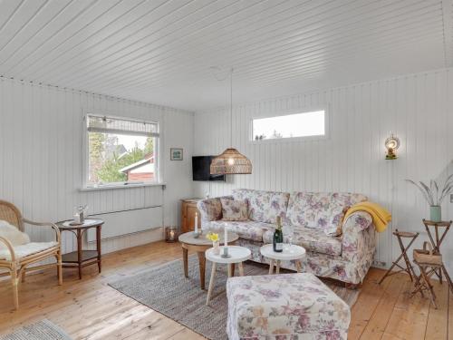  Holiday Home Arlett - 650m from the sea in NE Jutland by Interhome in Hals