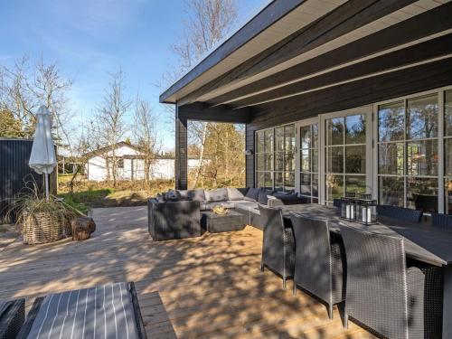  Holiday Home Heloise - 400m from the sea in NE Jutland by Interhome in Hals