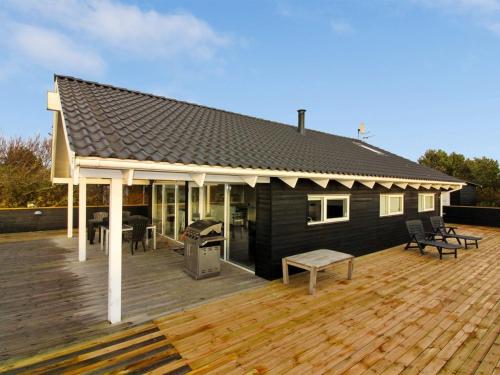 Holiday Home Joseph - 400m from the sea in NW Jutland by Interhome