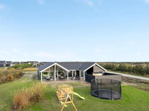  Holiday Home Klement - 800m from the sea in NW Jutland by Interhome, Pension in Løkken