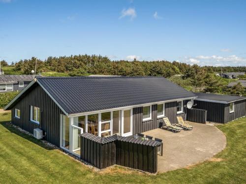 Holiday Home Raadengaard - 400m from the sea in NW Jutland by Interhome