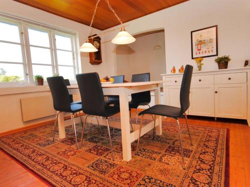 Holiday Home Indi - 400m from the sea in NW Jutland by Interhome