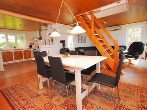 Holiday Home Indi - 400m from the sea in NW Jutland by Interhome