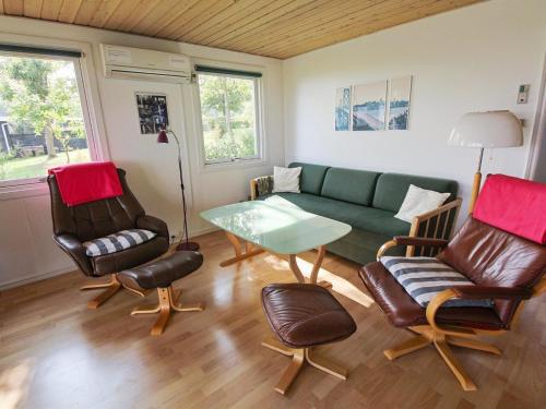 Holiday Home Isalie - 200m from the sea in NE Jutland by Interhome