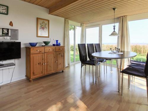 Holiday Home Isalie - 200m from the sea in NE Jutland by Interhome