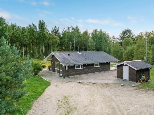  Holiday Home Thomasine - 1-5km from the sea in NE Jutland by Interhome, Pension in Læsø