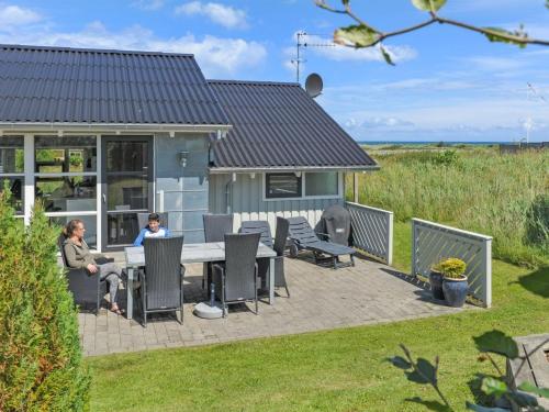 Holiday Home Mathias - 625m from the sea in NW Jutland by Interhome