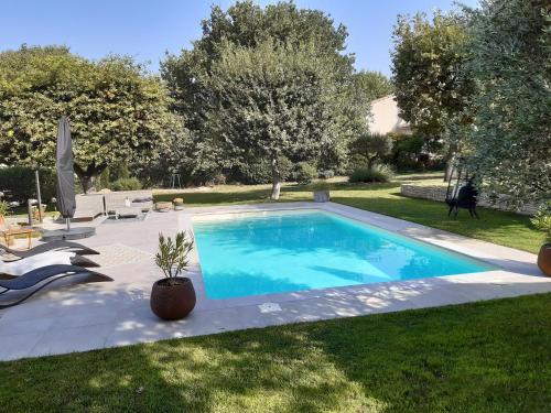 Le Patio 4*. SPA, jardin, piscine en provence, proche Grignan