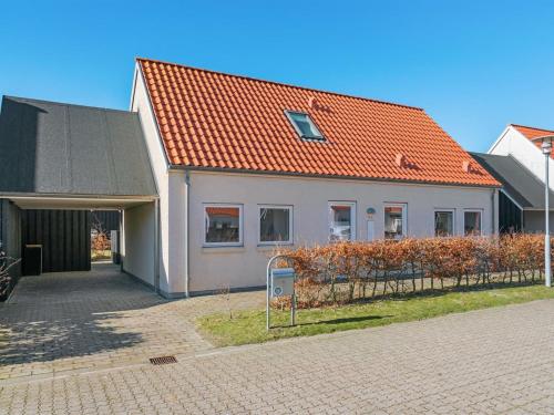 Holiday Home Roze - 1-5km from the sea in NW Jutland by Interhome