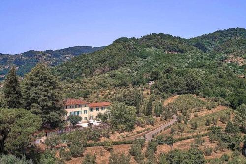  Fully serviced villa with breathtaking views in Lucca