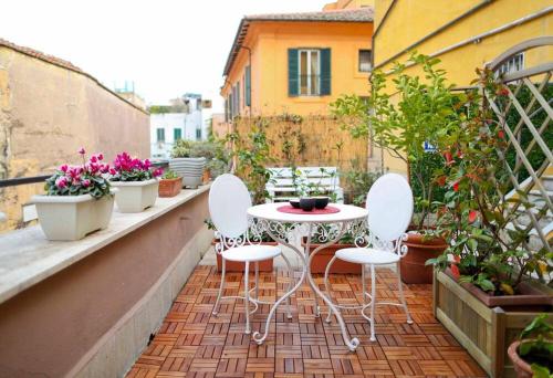 Terrace Modern Studio Trastevere -TopCollection