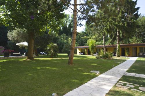 Viktoria Palace Hotel - image 9