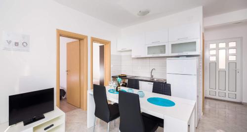 Apartments Sucic - image 13