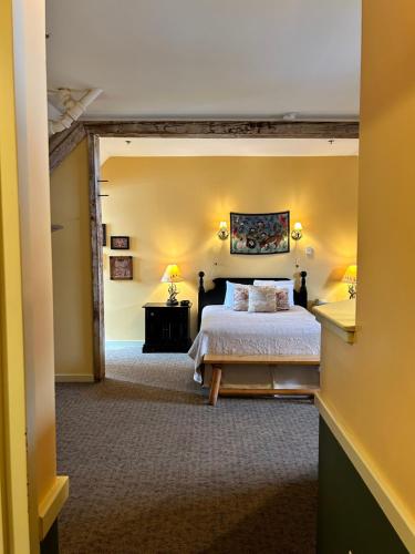 The Common Man Inn, Spa & Lodge The Common Man Inn, Spa & Lodge