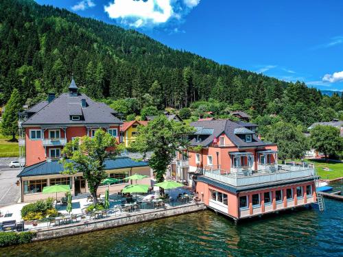 . Strandhotel Burgstaller