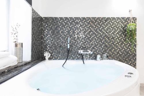 Trastevere Silver King Jacuzzi Suite - Rzym, Włochy
