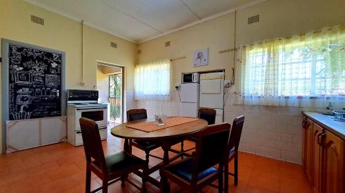 Konyha, Pine Forest Cottage in Sabie
