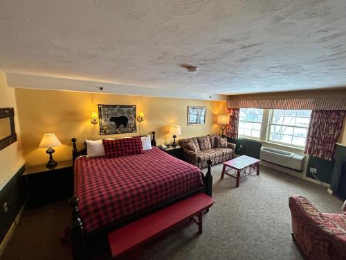 The Common Man Inn, Spa & Lodge The Common Man Inn, Spa & Lodge