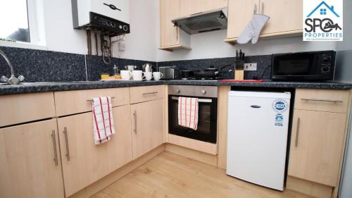 City Lofts Cardiff Spacious with parking Ideal for Families or Contractors - image 12