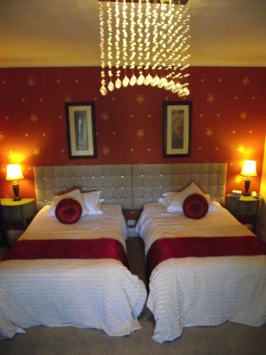 2 twin beds