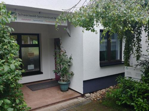 A szálláshely kívülről, Schwarzwald Sportzentrum Neubulach in Neubulach