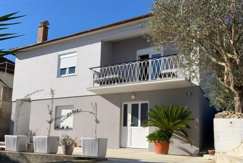 New house few steps from the sea and beach