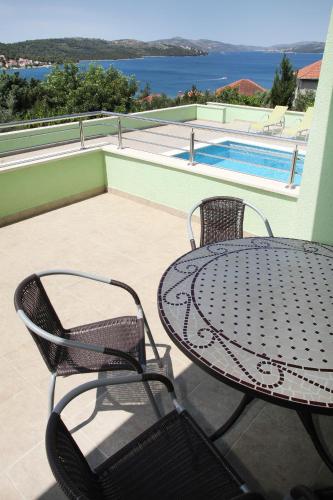 Two-Bedroom Apartment with Garden View