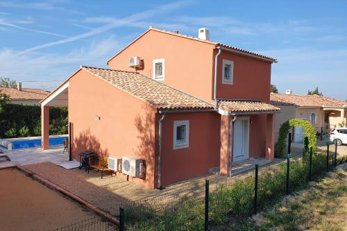 Maison avec piscine et pétanque Vaucluse Isle-sur-la-Sorgue Lagnes