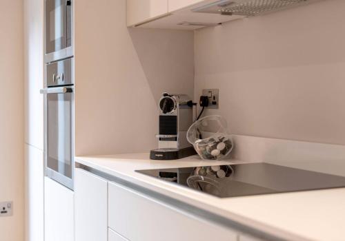 Luxury apartment Stafford Street - main image