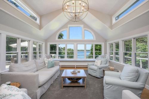 Relax by the Lake: Private Beach Views - Maushop Village, MA