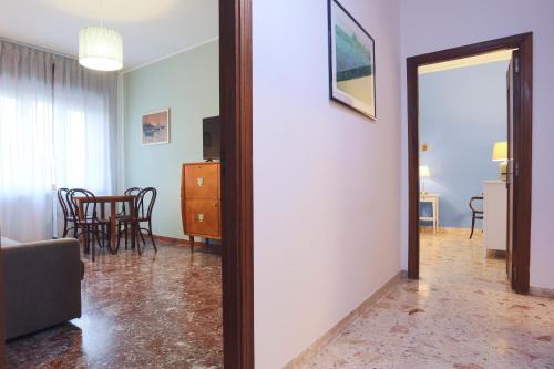 One-Bedroom Apartment image 5