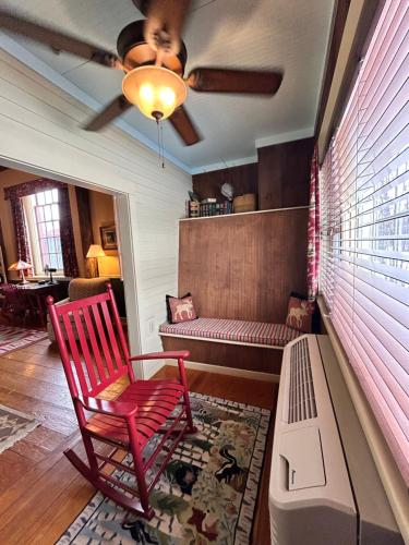 The Common Man Inn, Spa & Lodge The Common Man Inn, Spa & Lodge