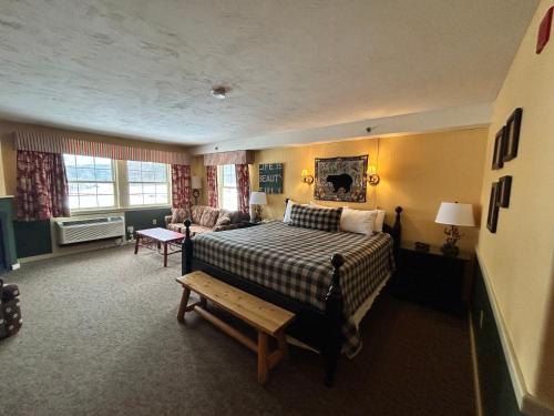 The Common Man Inn, Spa & Lodge The Common Man Inn, Spa & Lodge