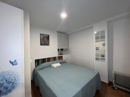 One-Bedroom Apartment image 6