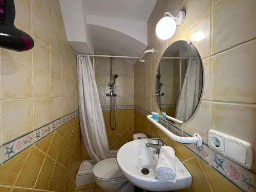 One-Bedroom Apartment image 1